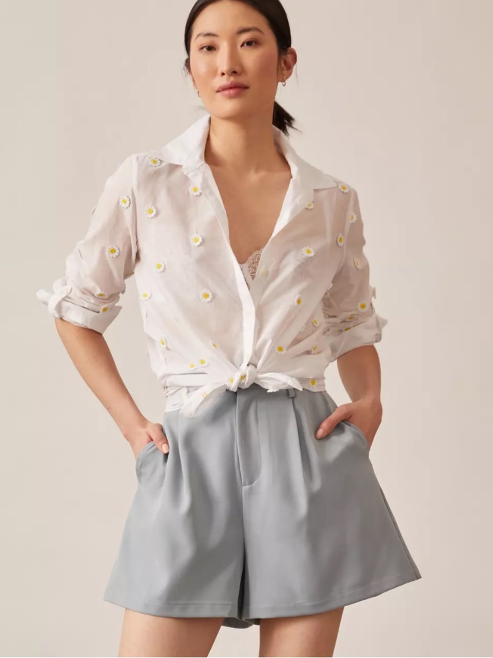 Anthropologie Maeve White button front shirt Daisy Embroidered cotton XS